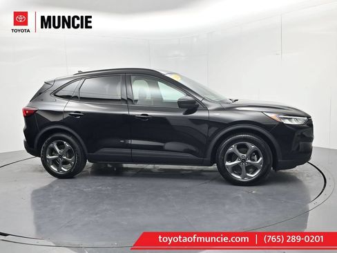 Used 2025 Ford Escape ST-Line FWD image 1