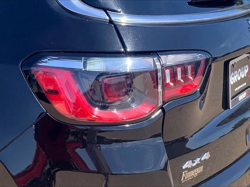 Used 2022 Jeep Compass Limited AWD/4WD image 29