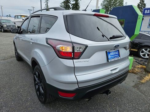 Used 2018 Ford Escape SE w/ SE Sport Appearance Package AWD/4WD image 3
