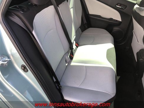 Used 2016 Toyota Prius Two FWD image 19