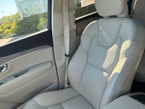 Used 2024 Volvo XC90 B5 Plus w/ Protection Package Premier AWD/4WD image 28