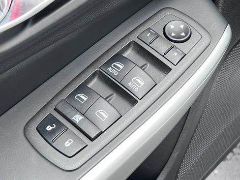 Used 2022 Jeep Cherokee Latitude w/ Sun & Sound Group AWD/4WD image 16