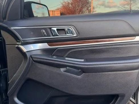 Used 2018 Ford Explorer Limited w/ Equipment Group 301A image 23