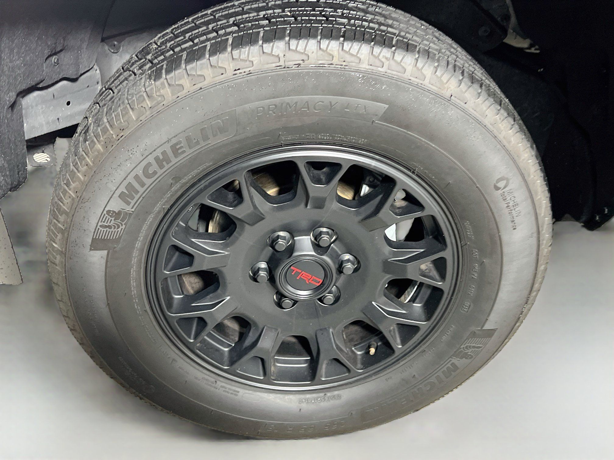 Used 2025 Toyota Tacoma SR5 AWD/4WD image 13