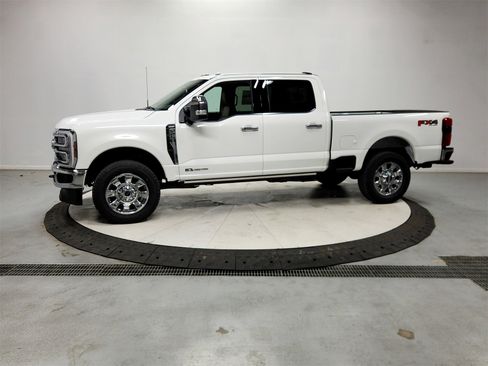 New 2026 Ford F250 Lariat w/ Chrome Package image 4