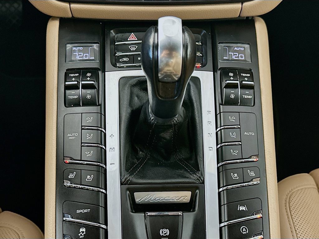 Used 2020 Porsche Macan AWD/4WD image 16