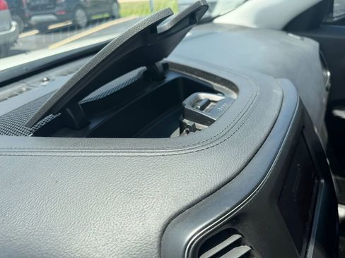 Used 2019 Jeep Cherokee Latitude Plus FWD image 21
