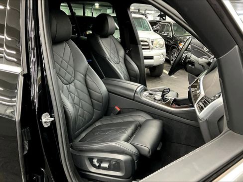 Used 2023 BMW X5 xDrive45e w/ Parking Assistance Package AWD/4WD image 8