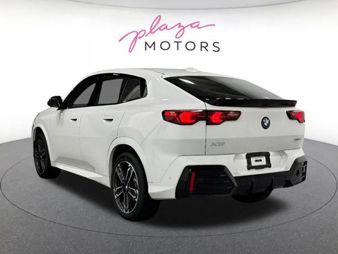 New 2026 BMW X2 xDrive28i w/ Technology Package AWD/4WD image 4
