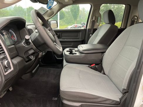 Used 2021 RAM 1500 Tradesman w/ Chrome Appearance Package AWD/4WD image 4