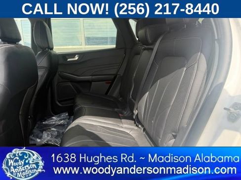 Used 2025 Ford Escape SE w/ PHEV Premium Package FWD image 11
