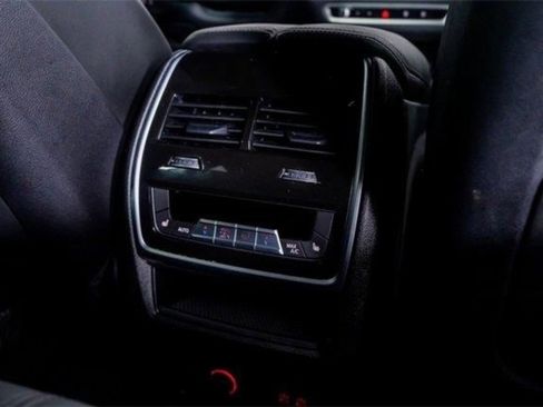 Used 2024 BMW X5 M60i w/ Climate Comfort Package image 58