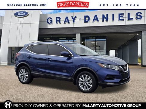 Used 2022 Nissan Rogue Sport SV FWD image 1