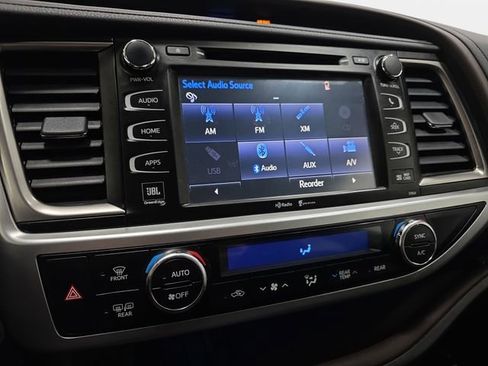 Used 2015 Toyota Highlander Limited image 20