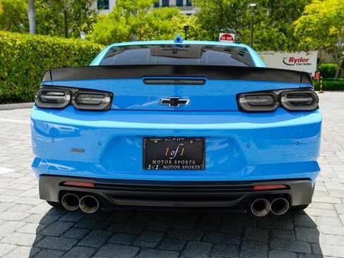Used 2022 Chevrolet Camaro SS RWD image 25