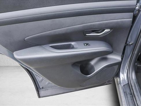 Certified 2025 Hyundai Tucson SE image 22