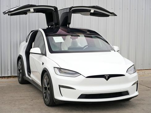Used 2022 Tesla Model X image 56
