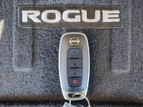 Certified 2023 Nissan Rogue SV image 30