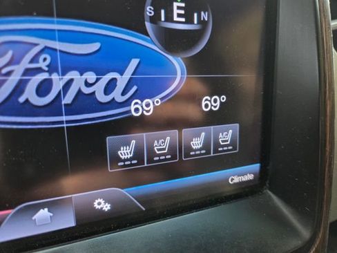 Used 2013 Ford F150 Lariat w/ Lariat Chrome Pkg image 12