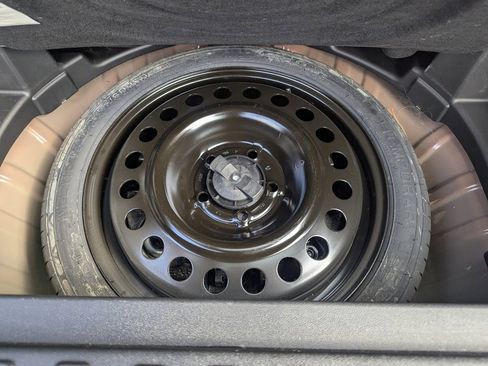 Used 2020 Chevrolet Equinox LT image 24