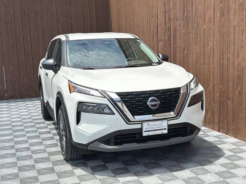 Used 2023 Nissan Rogue S AWD/4WD image 10