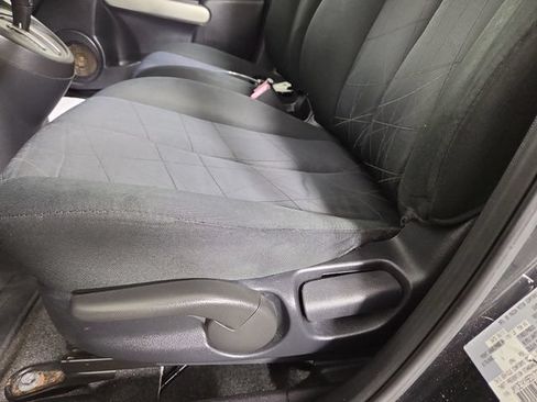 Used 2014 MAZDA MAZDA2 Sport FWD image 25