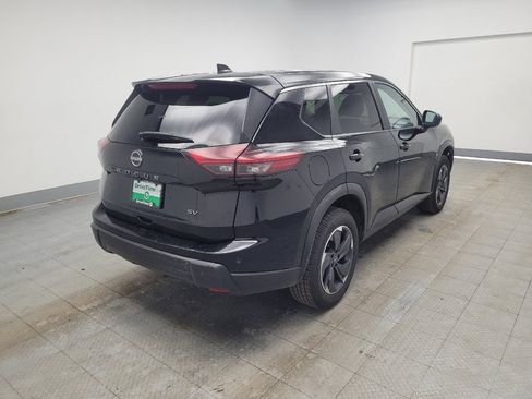 Used 2024 Nissan Rogue SV image 9