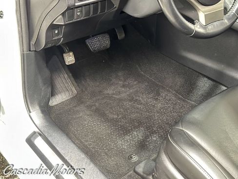 Used 2015 Lexus CT 200h w/ Seat Comfort Package FWD image 23