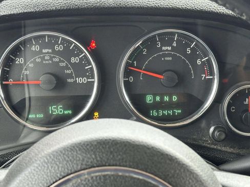 Used 2015 Jeep Wrangler Unlimited Sahara image 27