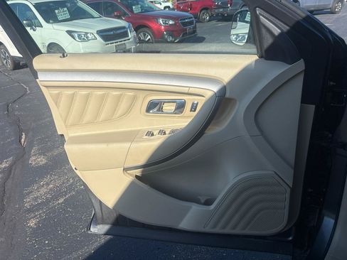 Used 2015 Ford Taurus SEL w/ Equipment Group 201A AWD/4WD image 9