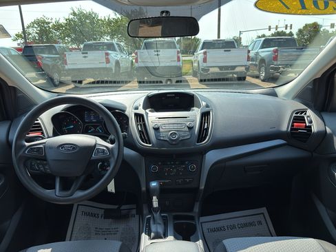 Used 2017 Ford Escape SE AWD/4WD image 10