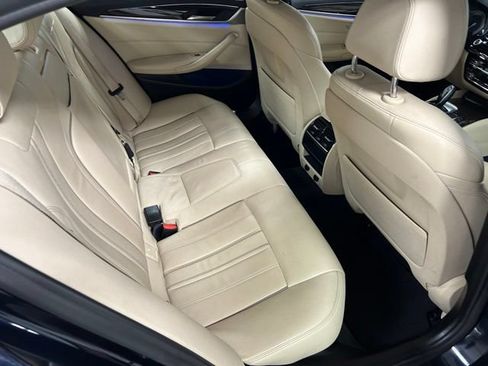 Used 2019 BMW 530i xDrive w/ Convenience Package AWD/4WD image 14