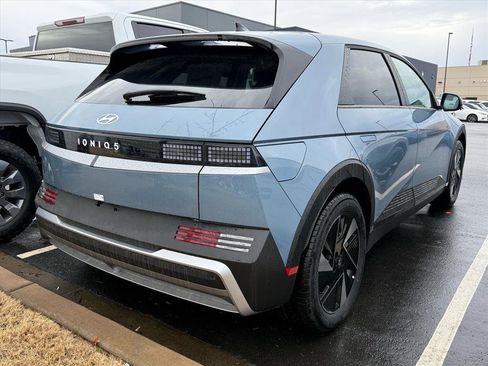 New 2026 Hyundai Ioniq 5 SE image 2