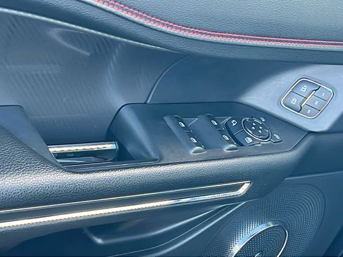 Used 2021 Ford Expedition Max Limited image 22