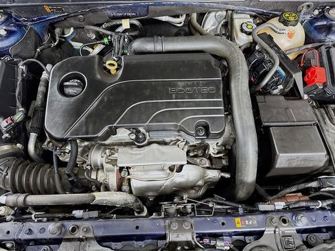 Used 2018 Chevrolet Malibu LT image 29