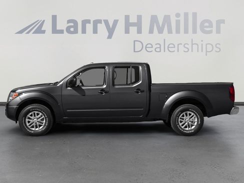 Used 2016 Nissan Frontier SV image 3