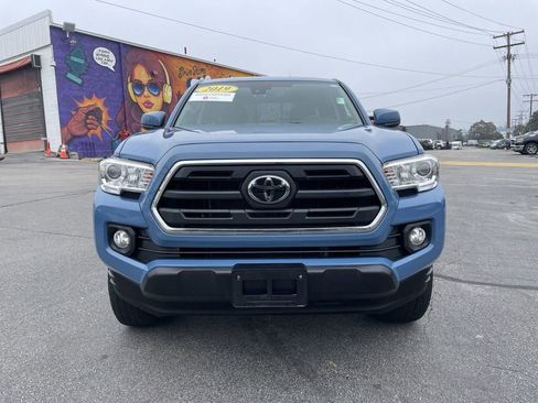 Used 2019 Toyota Tacoma SR5 AWD/4WD image 5