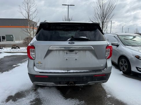 Used 2020 Ford Explorer XLT w/ Equipment Group 202A image 9
