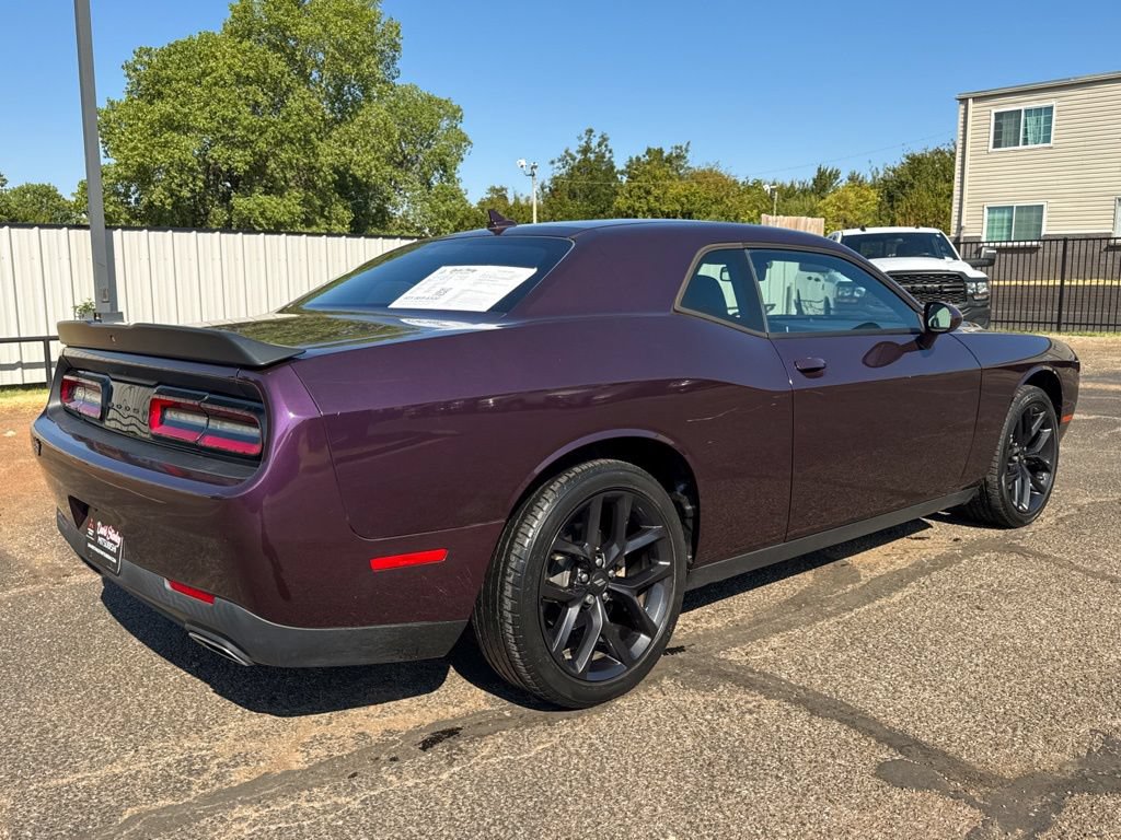 Used 2022 Dodge Challenger SXT RWD image 4