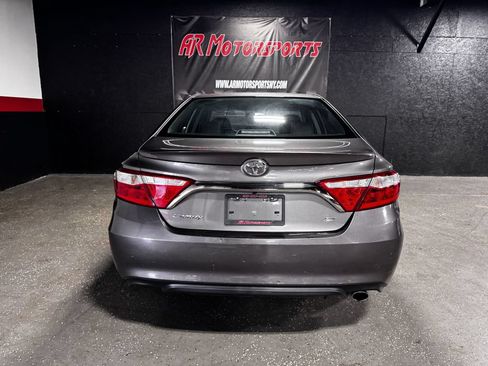 Used 2016 Toyota Camry SE FWD image 4