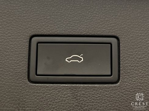 Used 2024 Volkswagen Atlas SEL Premium R-Line image 32