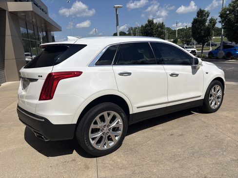 Used 2018 Cadillac XT5 Luxury w/ Driver Awareness Package AWD/4WD image 10