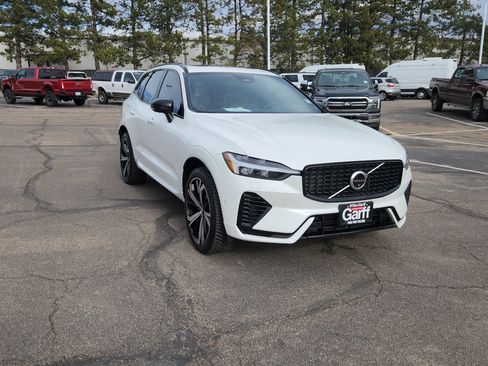 Used 2022 Volvo XC60 T8 R-Design w/ Advanced Package image 19