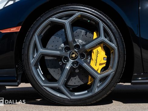 Used 2023 Lamborghini Huracan Tecnica image 8
