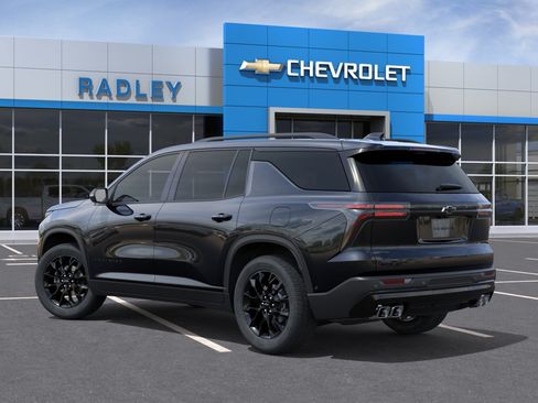 New 2026 Chevrolet Traverse LT w/ Midnight/Sport Edition AWD/4WD image 3