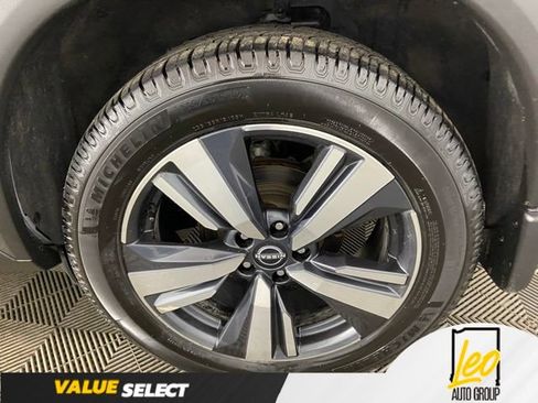 Used 2022 Nissan Rogue SL w/ SL Premium Package AWD/4WD image 16