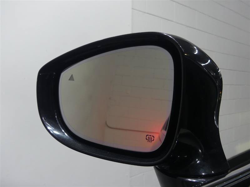 Used 2017 Chrysler Pacifica Limited w/ UConnect Theater Package FWD image 14