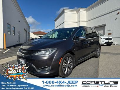 Certified 2018 Chrysler Pacifica Limited w/ Tire & Wheel Group