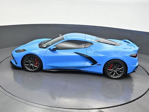 Used 2020 Chevrolet Corvette Stingray Preferred Cpe w/ 2LT Preferred Equipment Group RWD image 18