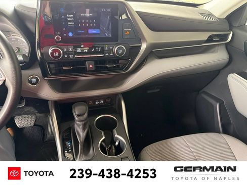Used 2023 Toyota Highlander L FWD image 15